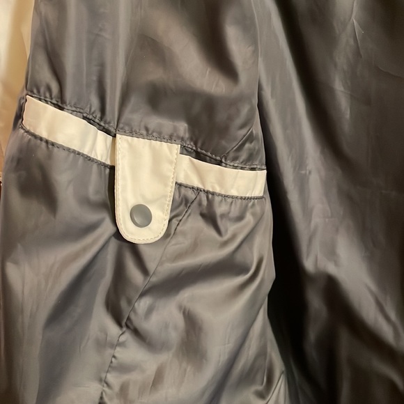 Marmot Membrain Coat slim fitting size large w/ 2 zip pockets & 2 interior pkts - Picture 12 of 12